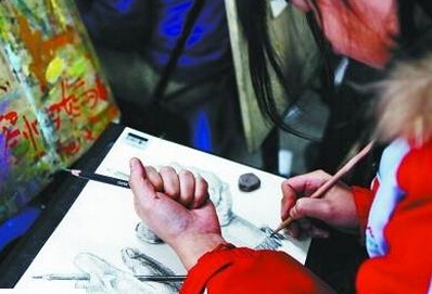 美院毕业生：从蜂拥艺考到最难就业的角色转换