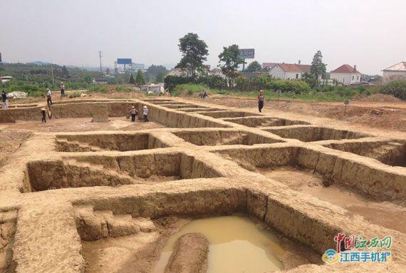 九江荞麦岭考古大发现：南侧夏商遗址区，北侧汉唐墓葬区