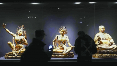 最高规格西藏文物展开幕 象雄国王黄金面具亮相首博