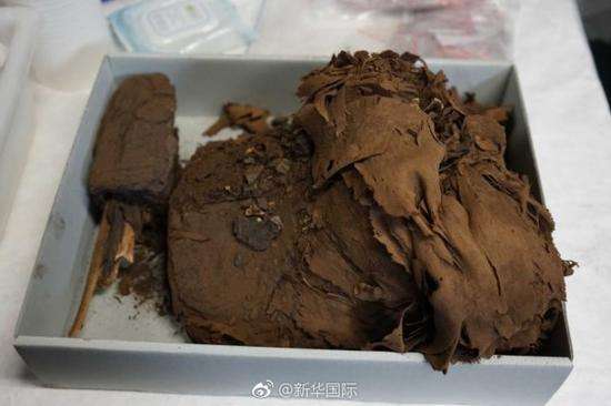 悉尼大学考古人员在棺材藏品中发现千年木乃伊