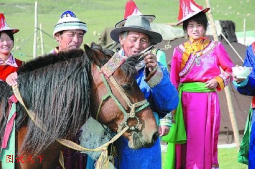 独特的裕固族民族节日——剪马鬃节